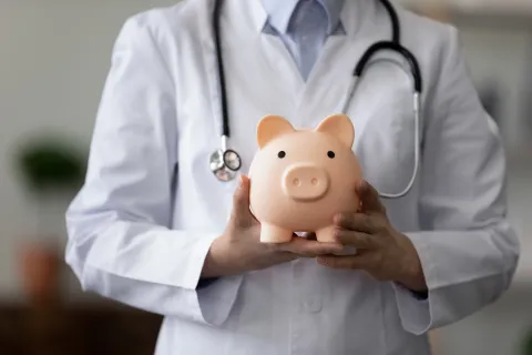 Negotiating 101: Four Tips to Navigate Nurse Compensation