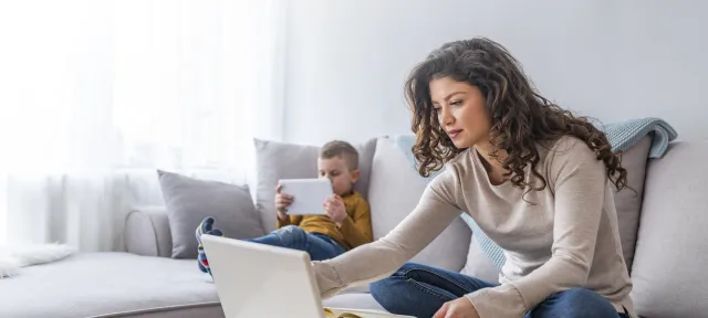 Juggling Parenthood & Higher Education: 7 Ways Online Learning Can Work for You