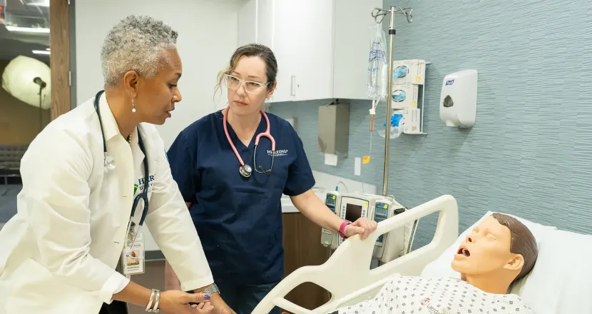 Nurse Instructor Who Went From RN to Nurse Educator Teaching Students