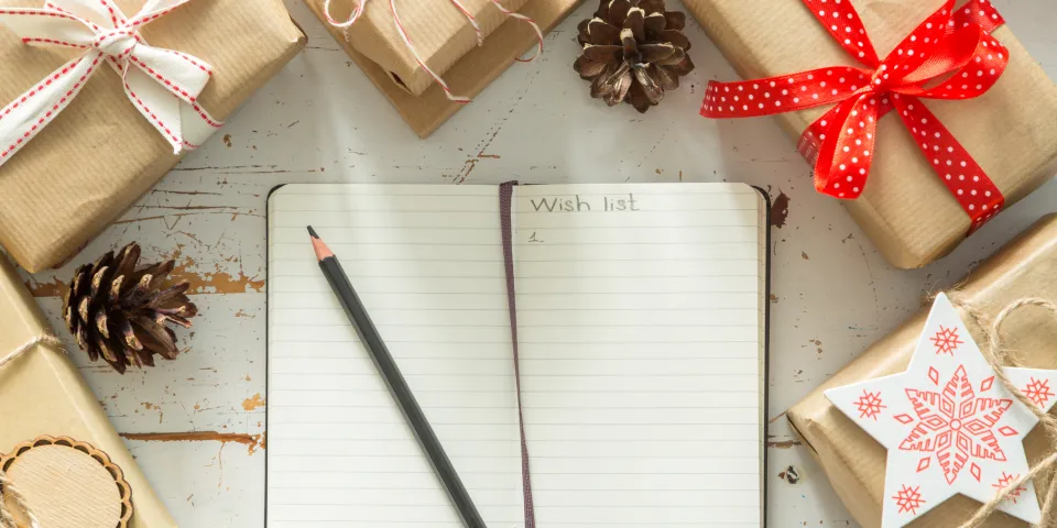 10 Gifts Students Should Add to Their Holiday Wish List