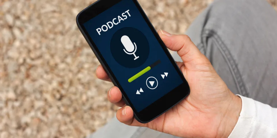 5 Podcasts for Your Morning Commute